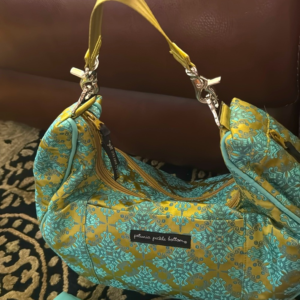 Petunia Pickle Bottom Touring Tote Bag.This is super cute.